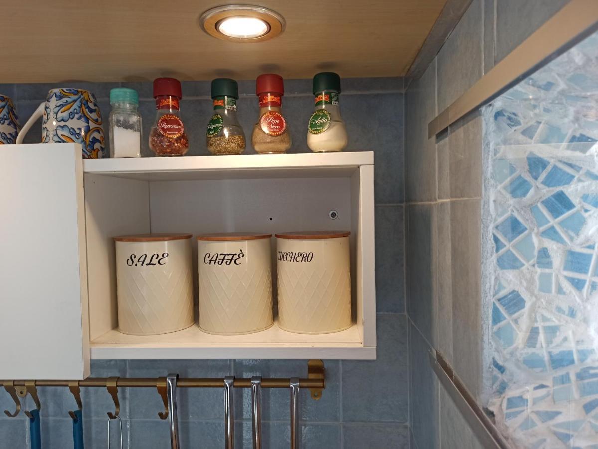 Casa Vacanze Smeralda Amalfi Coast Vietri Bagian luar foto