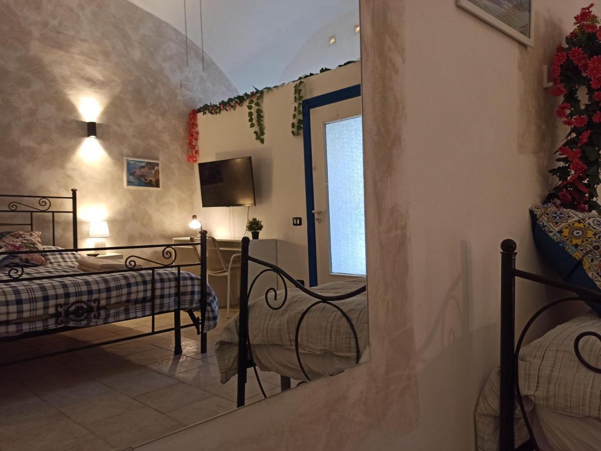Casa Vacanze Smeralda Amalfi Coast Vietri Bagian luar foto