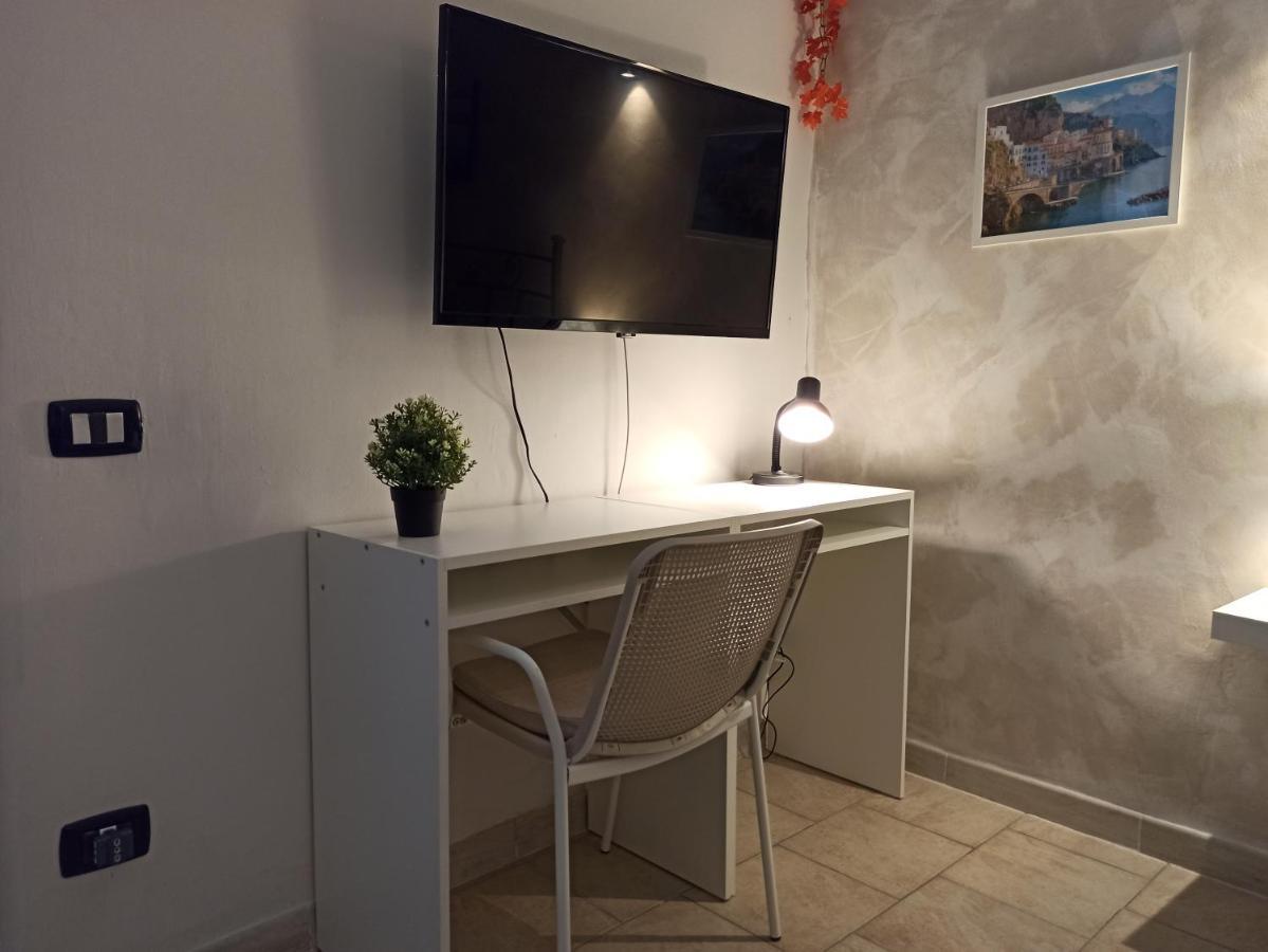Casa Vacanze Smeralda Amalfi Coast Vietri Bagian luar foto