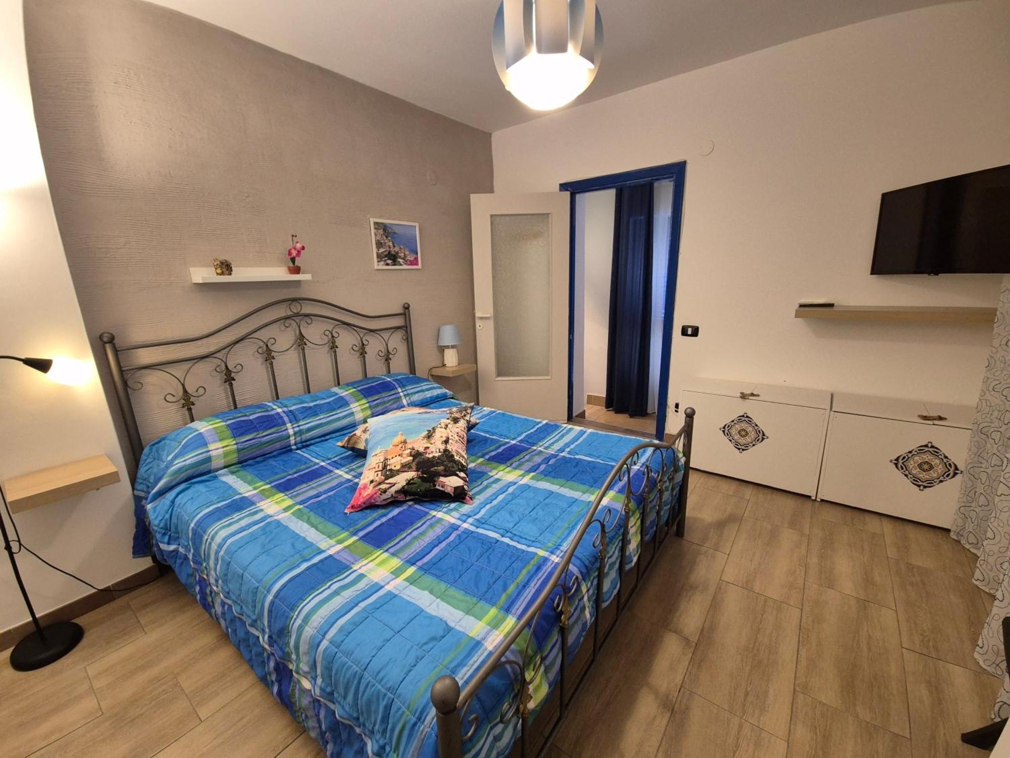 Casa Vacanze Smeralda Amalfi Coast Vietri Bagian luar foto